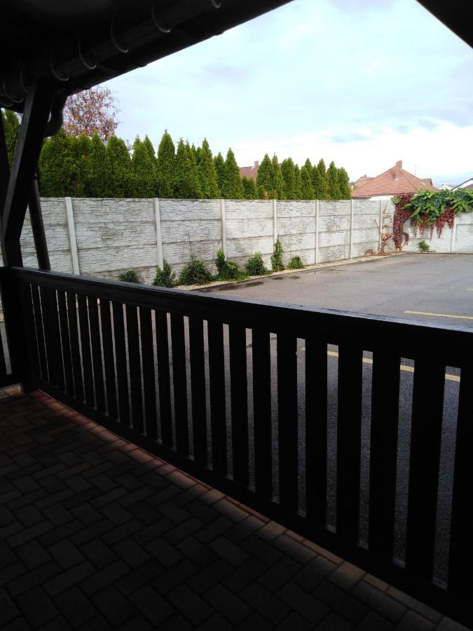 Boglárka Vendégház Mosonmagyarovar Exterior foto