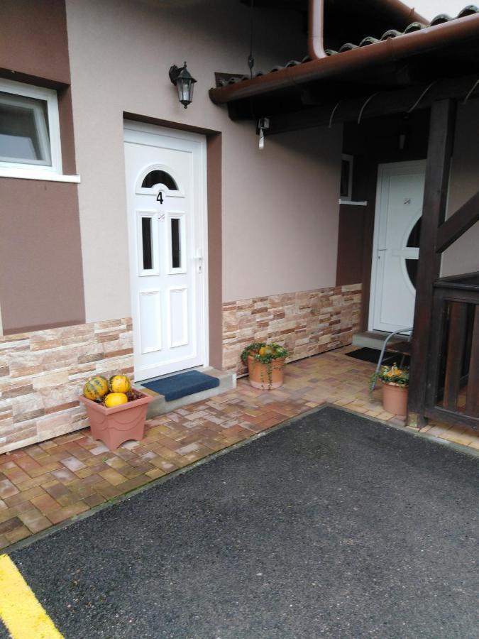 Boglárka Vendégház Mosonmagyarovar Exterior foto