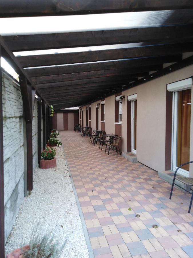 Boglárka Vendégház Mosonmagyarovar Exterior foto