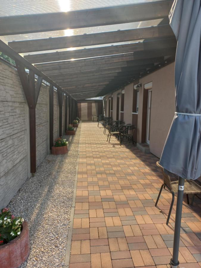 Boglárka Vendégház Mosonmagyarovar Exterior foto