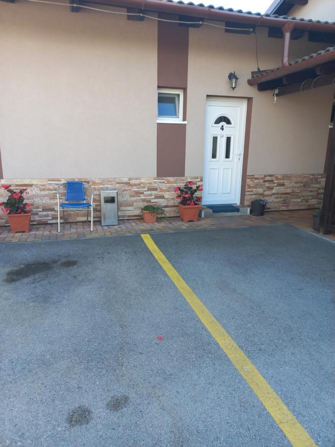 Boglárka Vendégház Mosonmagyarovar Exterior foto