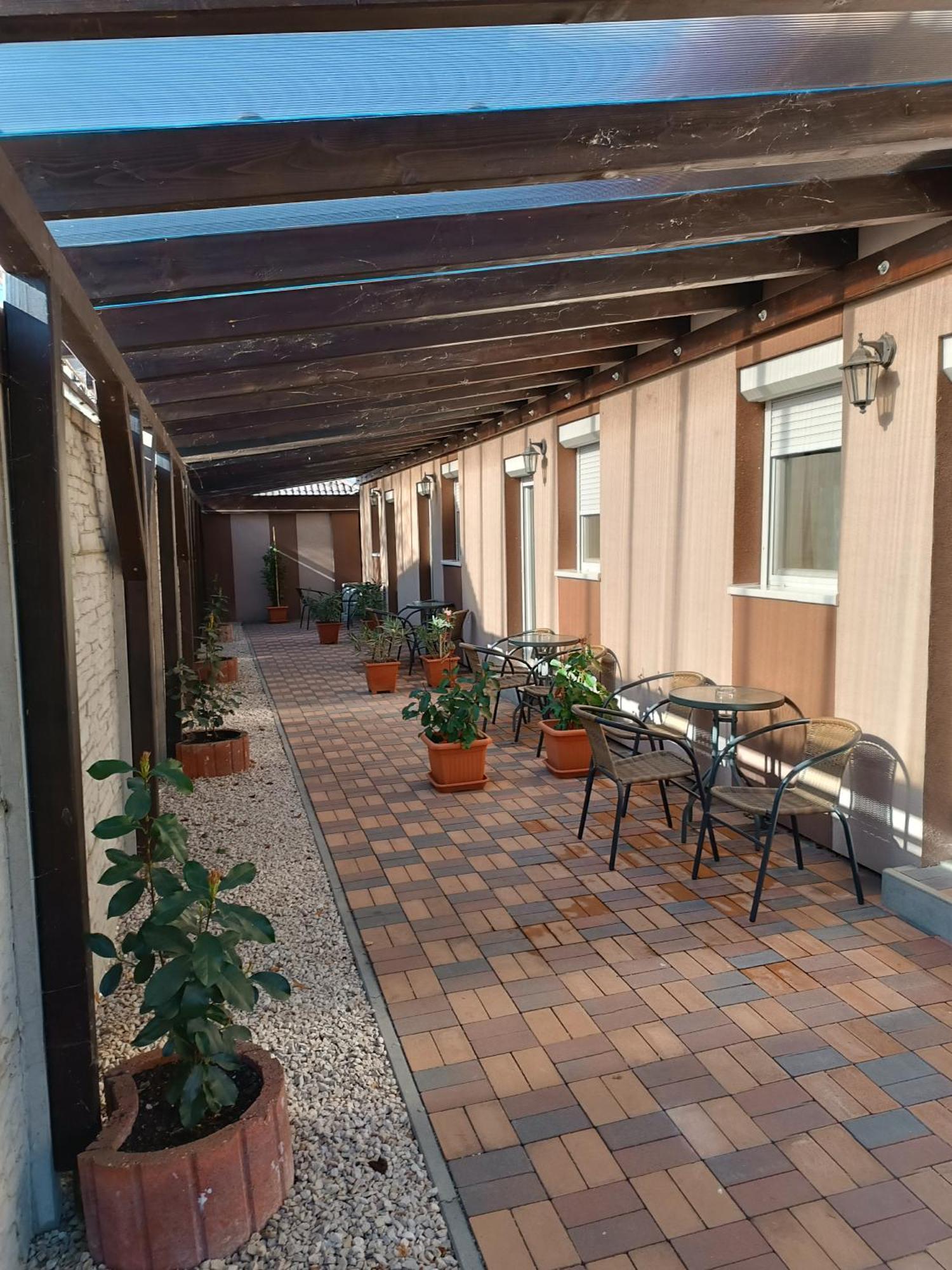 Boglárka Vendégház Mosonmagyarovar Exterior foto